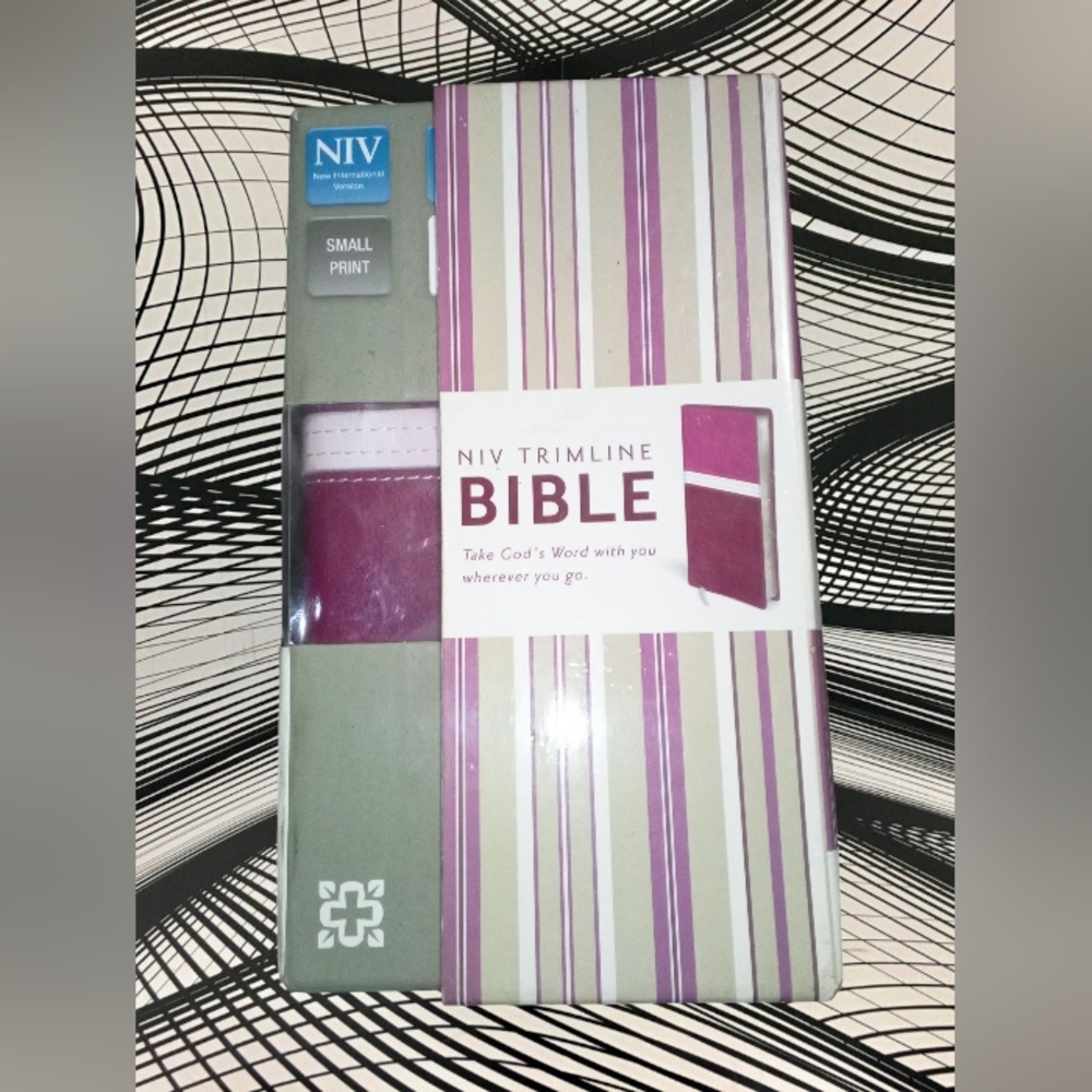 NIV Burgundy & White Trimline Bible
